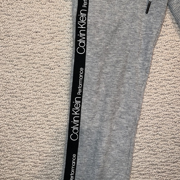 Calvin Klein Jogger - Picture 2 of 4